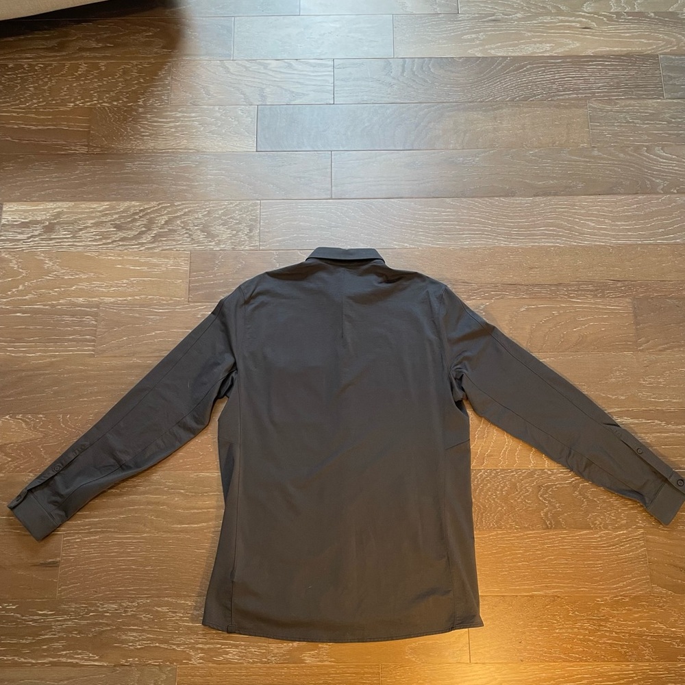 Lululemon Performance Stretch Button Up Size Large - image 3